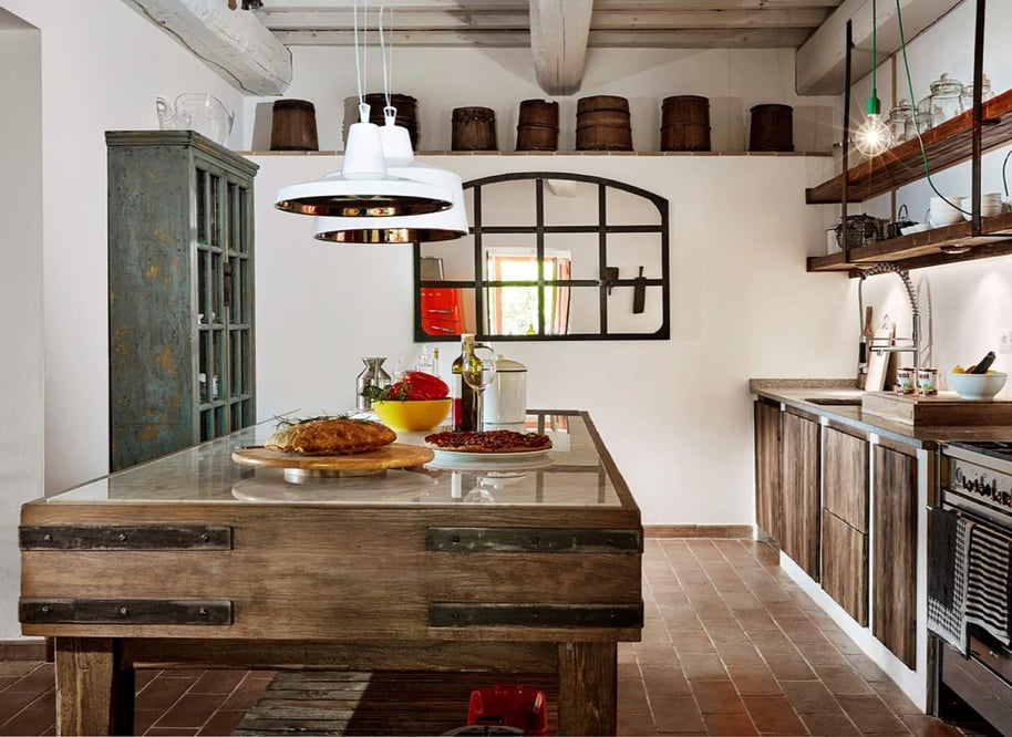 Choosing the lighting for a living room with exposed beams: useful tips