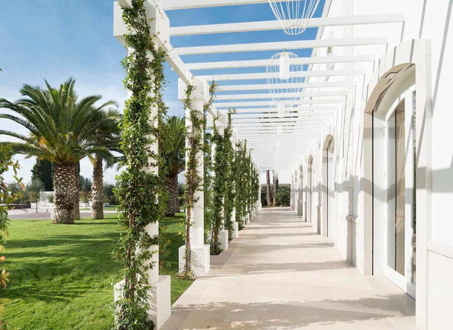 Outdoor lighting: how to combine technique and design