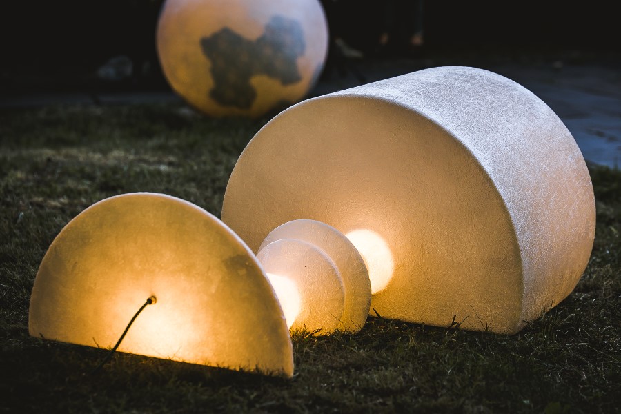 Lampade da giardino da terra di design: come sceglierle e posizionarle