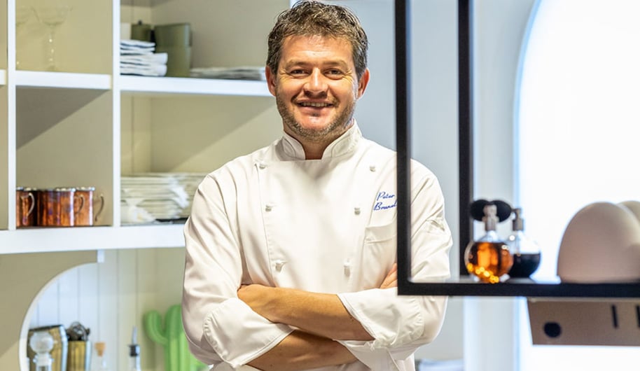 Michelin Star Chef to furnish his restaurant with luxury Karman lighting: a Peter Brunel project