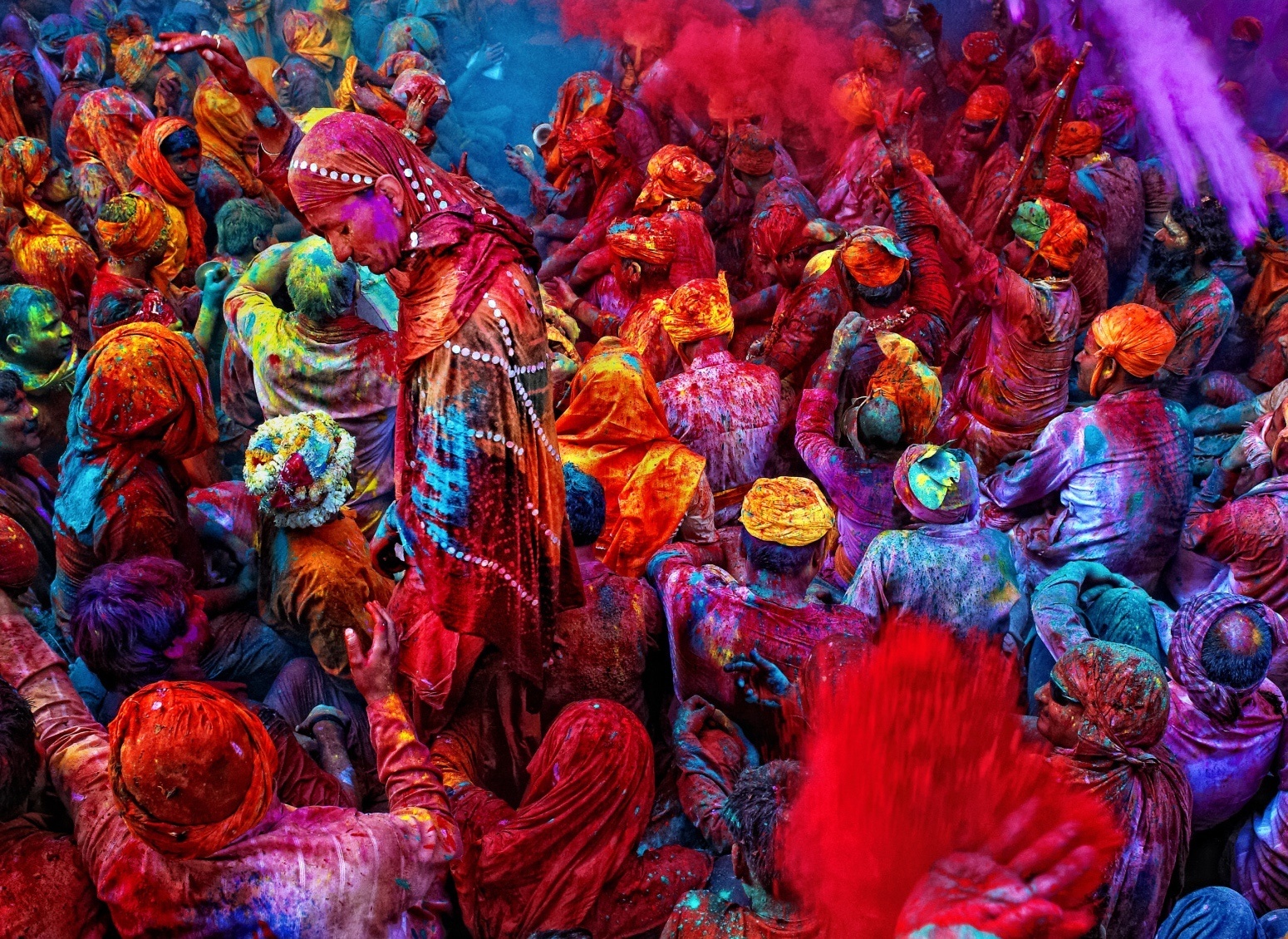 HOLI, IL FESTIVAL DEI COLORI PROTAGONISTA DELL'ESTATE